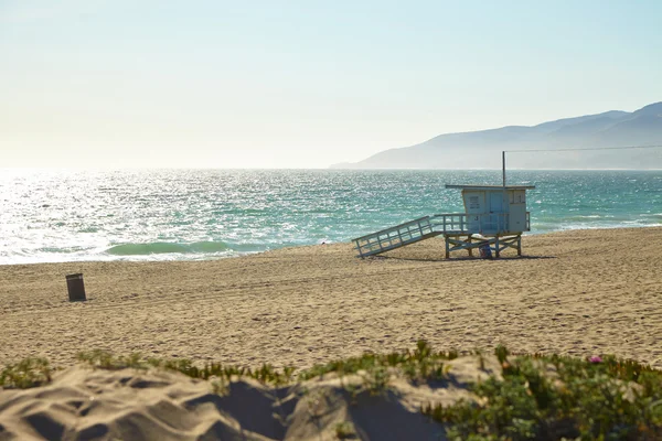 Életmentő kunyhó a Malibu Beach. — Stock Fotó