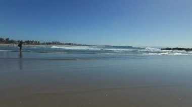 Güzel dalgalar ve taşlar