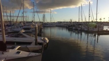 Marina del Rey yat Havzası tekneler demirli