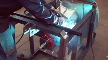 Metal işçisi kaynak fabrikası