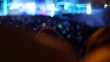 Kalabalık yapma partide konser