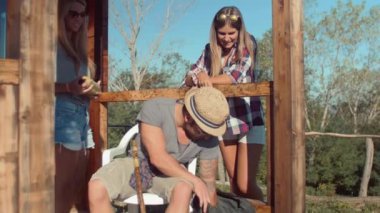 arkadaşlar bir zam için hazırlanıyor