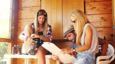 Arkadaşlarım yürüyüşe hazırlanıyor