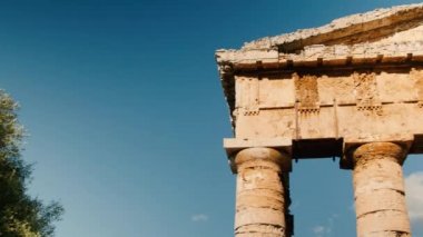 Sicilya 'daki Segesta Yunan tapınağı