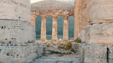 Sicilya 'daki Segesta Yunan tapınağı