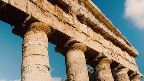 Sicilya 'daki Segesta Yunan tapınağı — Stok video