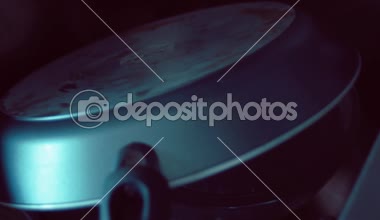 Kirli bulaşıklar lavaboda el atış