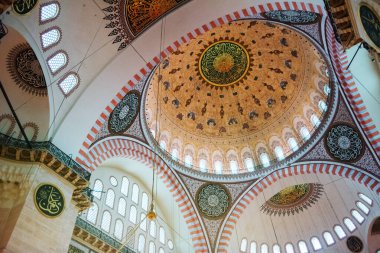 İstanbul, Türkiye - 25 Eylül 2018: Mavi Cami içeride. Sultan Ahmed Camii olarak da bilinir..