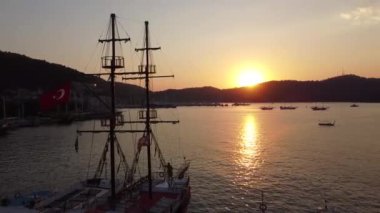 Türkiye 'nin Fethiye Körfezi' ne havadan görüntü. Gün batımı