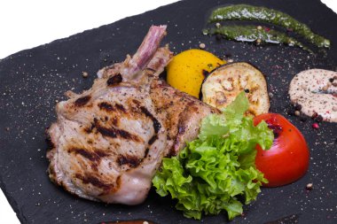 Izgara dana pirzola kemikte, portre