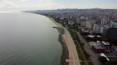 Samsun 'un Atakum ilçesindeki sahil ve binaların hava manzarası