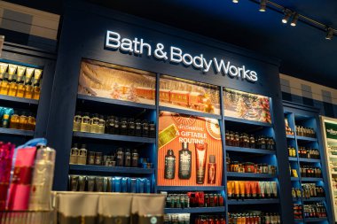 Bath and Body Works mağazasının iç manzarası. Toronto, Kanada - 20 Kasım 2025.