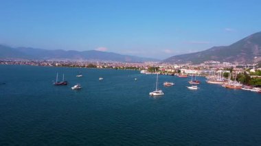 Fethiye şehir merkezindeki limandaki gemilerin hava görüntüsü.