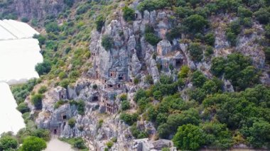 Myra Antik Kenti 'ndeki kaya mezarlarının havadan görünüşü