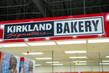 Dükkandaki Kirkland İmza Fırını tabelasını kapat. Toronto, Kanada - 26 Kasım 2025.