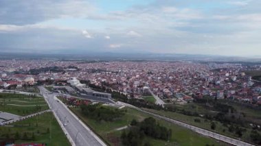 Camlik Hill ve Balikesir şehir merkezinin hava görüntüsü