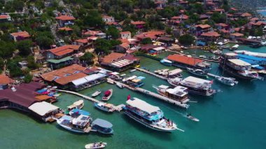 Simena Kalekoy limanının tekneli havadan görüntüsü