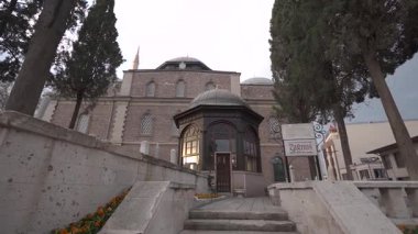 Zagnos Paşa 'nın Balikesir ilçesindeki mezar ve camii manzarası