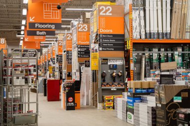 Home Depot nalbur reyonunun iç manzarası. Milton, Kanada - 29 Kasım 2025.