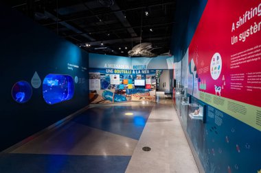 Kanada Doğa Müzesi 'ndeki Su Galerisi' nin iç manzarası. Ottawa, Kanada - 15 Aralık 2025.