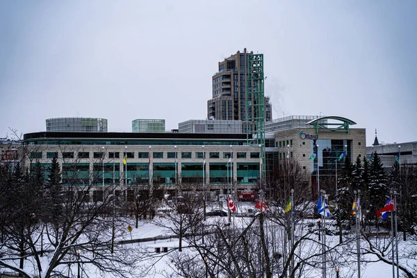 Kış mevsiminde Ottawa Belediye Binası 'nın manzarası. Ottawa, Kanada - 15 Aralık 2025.