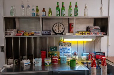 Diefenbunker Kanada 'nın Soğuk Savaş Müzesi' nin iç manzarası. Ottawa, Kanada - 17 Aralık 2025.