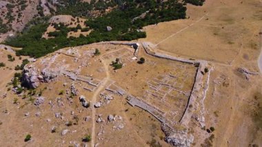 Eski Hattusa kentindeki harabelerin havadan görünüşü