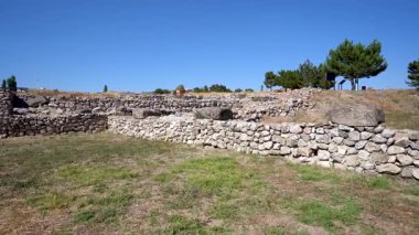 Alacahoyuk 'taki tarihi harabelerin manzarası