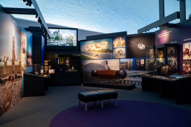 Kanada Tarih Müzesi sergi salonunun iç manzarası. Gatineau, Kanada - 16 Aralık 2025.