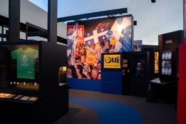 Kanada Tarih Müzesi 'nde Quebec referandum sergisinin iç görünümü. Gatineau, Kanada - 16 Aralık 2025.