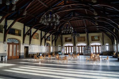 Mount Royal 'deki Kondiaronk Belvedere salonunun iç manzarası. Montreal, Kanada - 18 Aralık 2025.