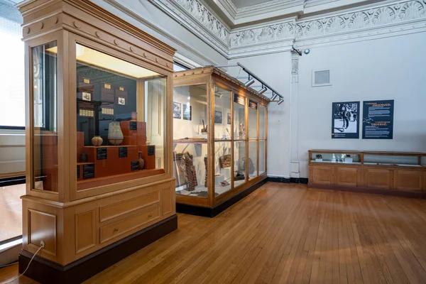 McGill Üniversitesi kampüsündeki Redpath Müzesi manzarası. Montreal, Kanada - 18 Aralık 2025.