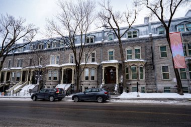 Quebec City 'deki tarihi taş binaların manzarası. Quebec Şehri, Kanada - 22 Aralık 2025.