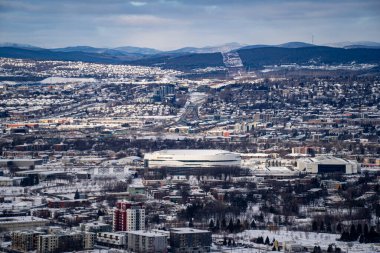 Quebec kışında Videotron Merkezi 'nin hava görüntüsü. Quebec Şehri, Kanada - 22 Aralık 2025.