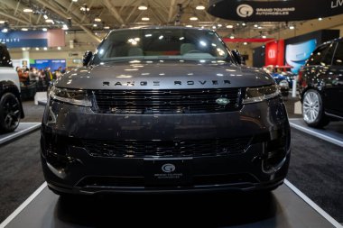 Kanada Uluslararası Otomobil Fuarı 'nda Range Rover Sport P360 S görüntüsü. Toronto, Kanada - 18 Şubat 2026.