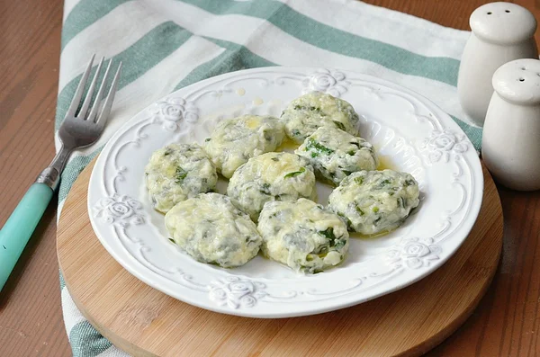 Lazy dumplings with spinach