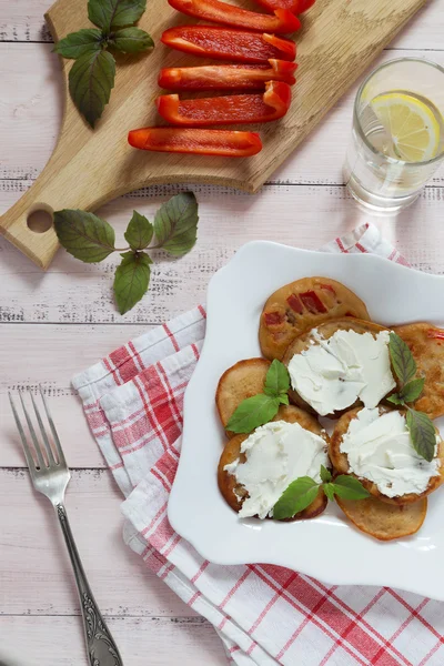 Pannenkoeken met roomkaas — Stockfoto