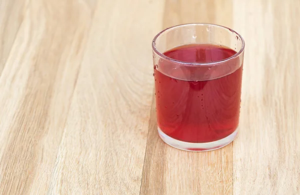 Uma xícara de compota vermelha, benefícios para a saúde — Fotografia de Stock