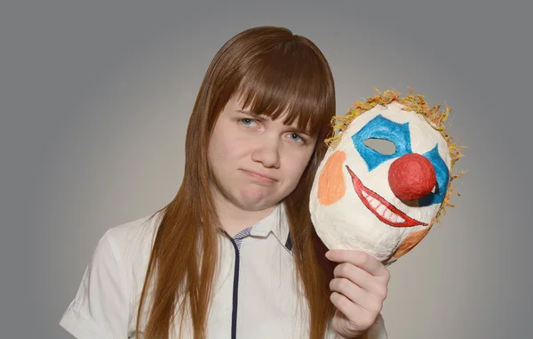 Chica con máscara de payaso — Foto de Stock