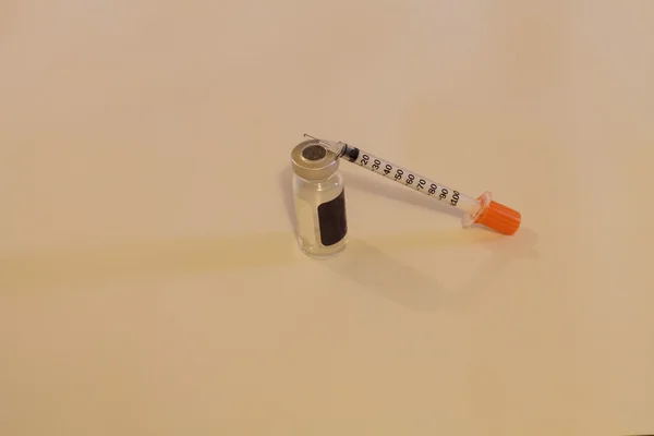 Aiguille d'insuline prête pour l'injection — Photo
