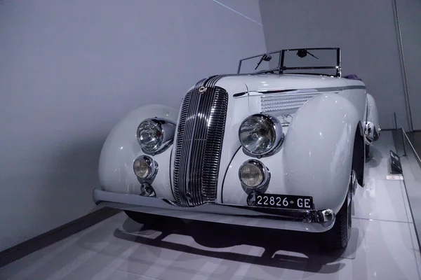 1936 Lancia Astura Cabriolet tarafından Pinin Farina — Stok fotoğraf