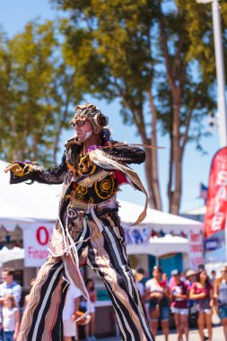 Sanatçı Derrick Gilday