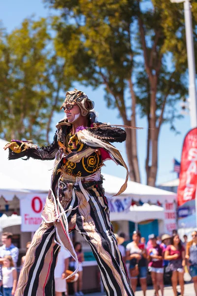 Sanatçı Derrick Gilday