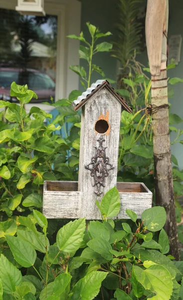 Casa Pájaros Francesa Rústica Con Una Llave Ornamental Parte Delantera — Foto de Stock