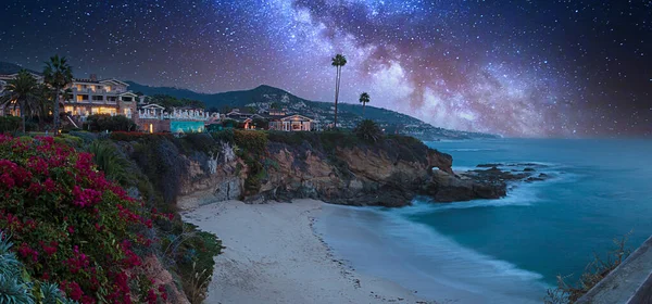 Voie Lactée Sur Une Falaise Surplombant Océan Laguna Beach Californie Photo De Stock