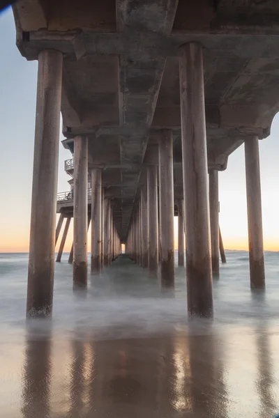 Muelle de Huntington Beach al atardecer — Foto de Stock