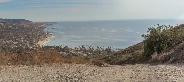 Sentiero escursionistico che si affaccia sulla costa della Laguna Beach — Foto Stock