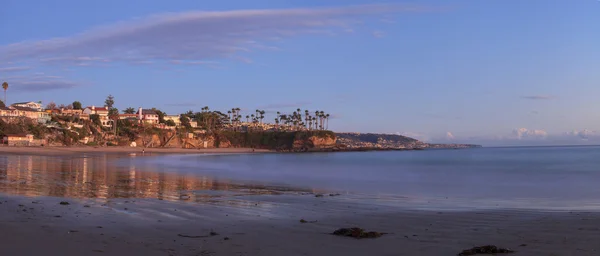 Praia de Crescent Bay vista panorâmica do oceano ao pôr-do-sol — Fotografia de Stock