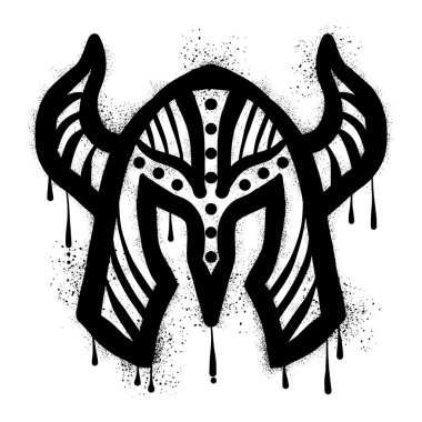 Siyah sprey boyalı Viking miğferi.