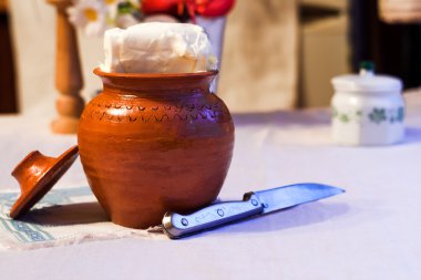 Toprak kap ve bıçak